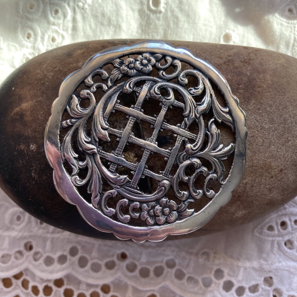 Pinback Dutch Brooch Silver vintage